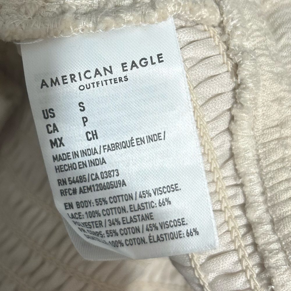 American Eagle Crotchet front smocked back top size small - Picture 6 of 7